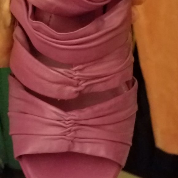 BCBGeneration FUCHSIA PINK SOFT BUTTERY LEATHER SANDALS NEW CONDITION SZ 10 M - Picture 9 of 16
